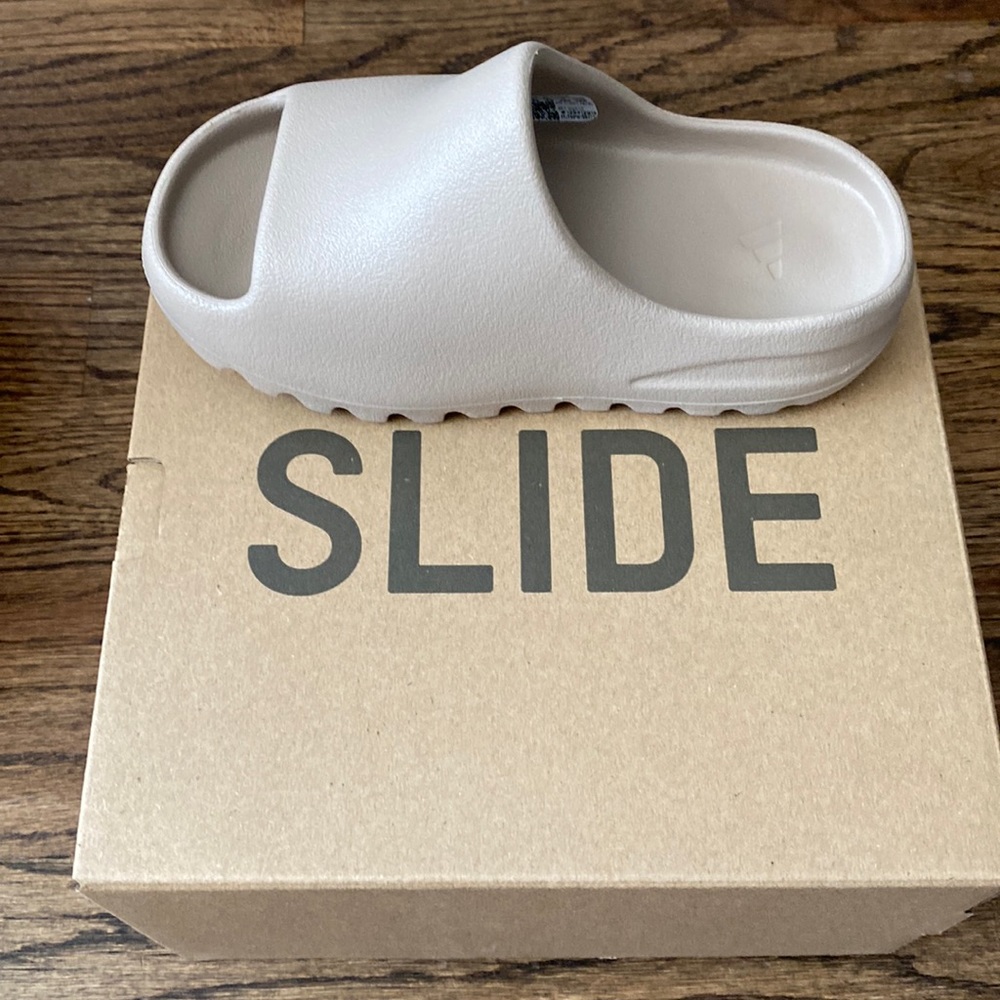 Yeezy kids slide
